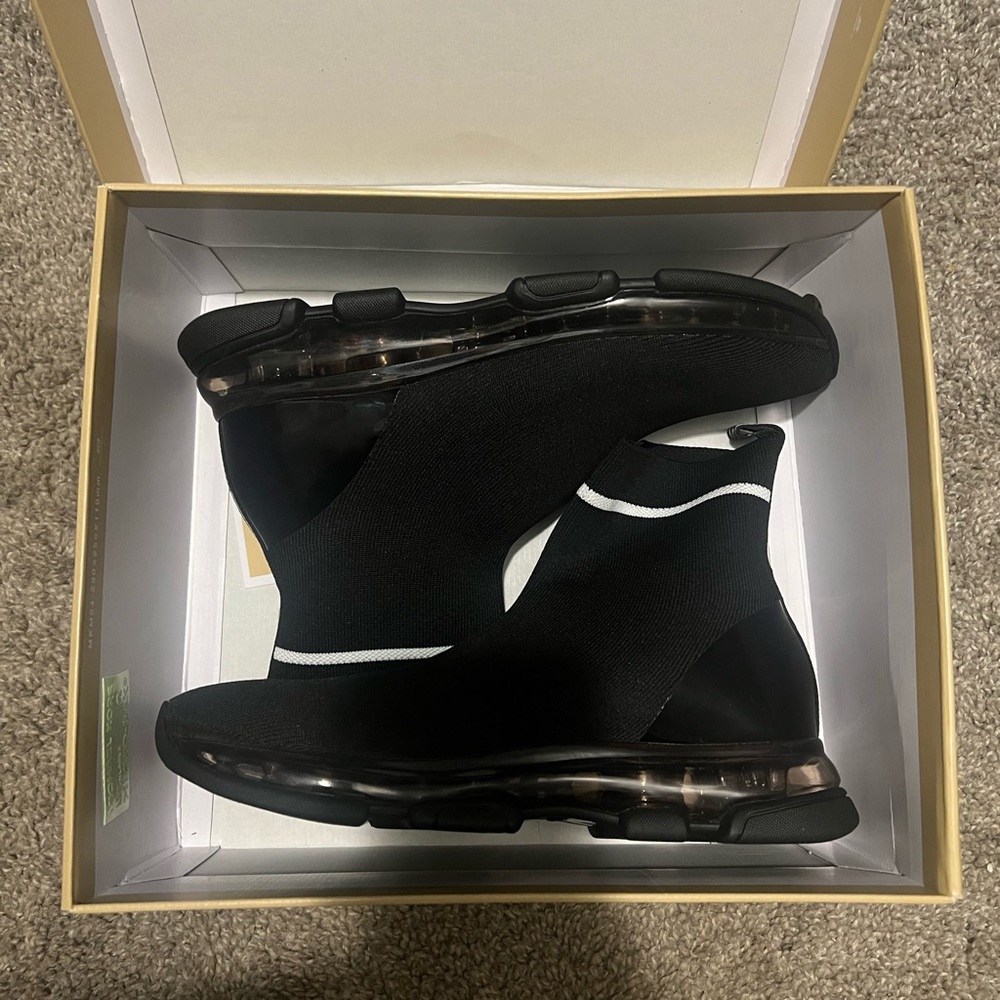 Black comfortable Michael Kors booties